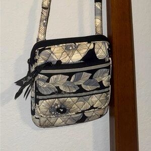 Like New Vera Bradley Retired Camillia Crossbody Bag Purse Black Grey Floral
